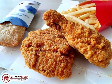 Mccrispy And Blueberry Cream Cheese Pie Mcdonalds Yumzyumz