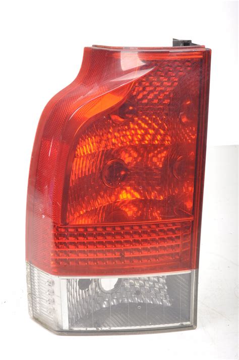 VOLVO V70 II LIFT LAMPA LEWA TYLNA LEWY TYŁ za 399 zł z UJAZD Allegro