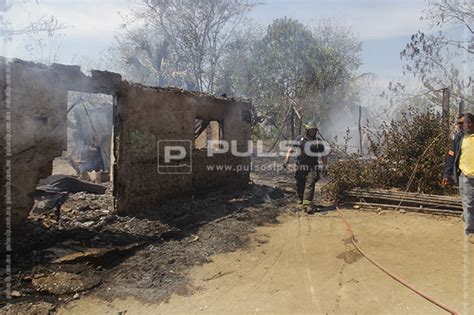 Voraz incendio deja a familias sin vivienda FOTOGALERÍA