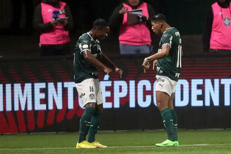 Palmeiras festeja título brasileiro goleada show de Rony e brilho