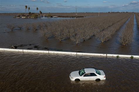 California's Ghost Lake Nears Size of Lake Tahoe - Newsweek