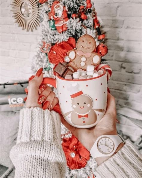 200 Christmas Aesthetic Vibes — Red Nails Ginger Cup Idea