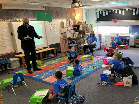 "There are some really good teachers in Washington"; Gov. Inslee visits ...