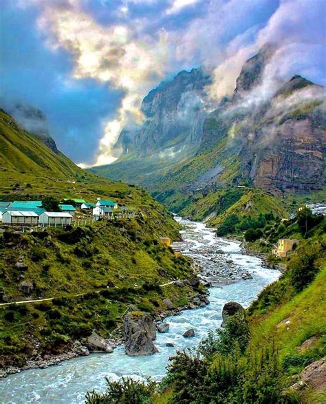 Mana Village Last Indian Village In Uttarakhand Which Is 3 Km From