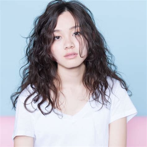 エキゾチックなオーラを纏うハードパーマのロングスタイル Long Haircatalogjp／ヘアカタログjp つぎのわたし選び