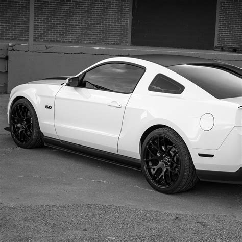 Ford Mustang Black Rims