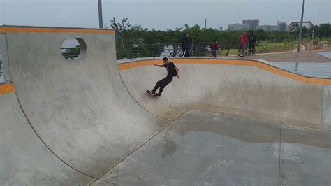 Skate Park Maior pista de skate do Brasil América Latina Orla