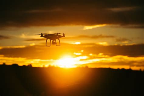 Hintergrundbilder Quadrocopter Sonnenuntergang Himmel Flug Drohne