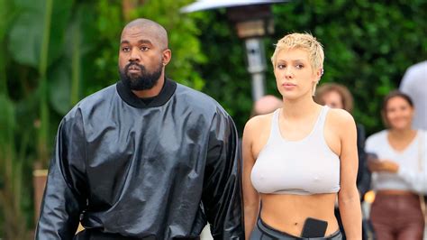 Vídeo Kanye West e a esposa Bianca Censori são flagrados em momento