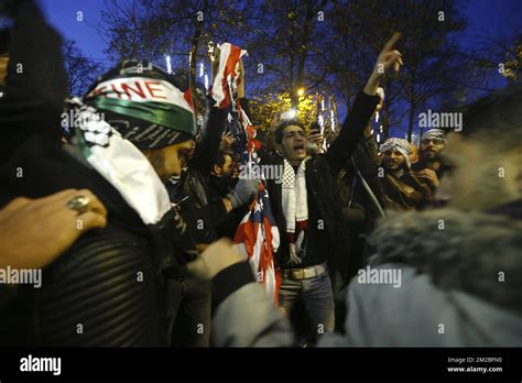 Burn Israel Flag Hi Res Stock Photography And Images Alamy