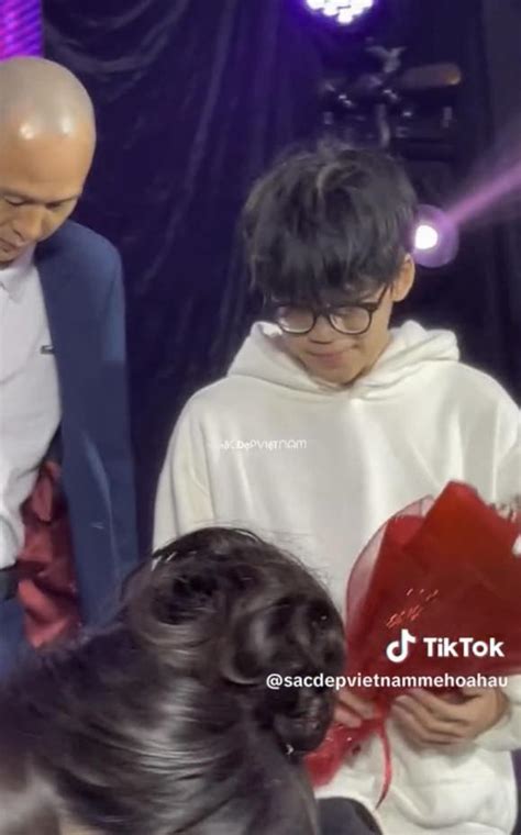 Em trai Á hậu Ngọc Hằng lộ diện với visual điển trai ngoại hình hứa hẹn sẽ thành hot boy