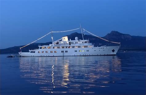 Lady K Ii Yacht Charter Details Austin Pickersgill Charterworld