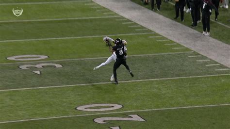 Kansas Cobee Bryant Somehow Reels In Interception With One Hand Espn