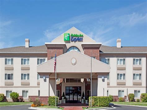 Holiday Inn Express & Suites Ogden - Ogden,