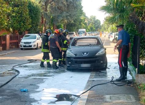 Ravenna Fabbric Una Molotov Per Bruciare Lauto Della Ex La Vendetta