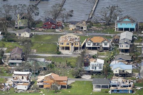 Fema Assesses Damage From Hurricane Laura Taking Covid Precautions