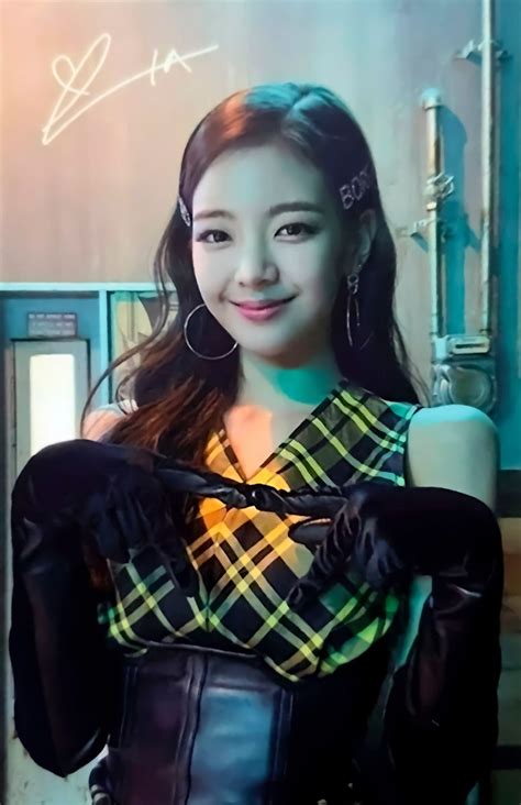 Pop Albums Mini Albums Itzy It Z Me Princess Lia Diy Mini Album Picture Cards Sound Waves