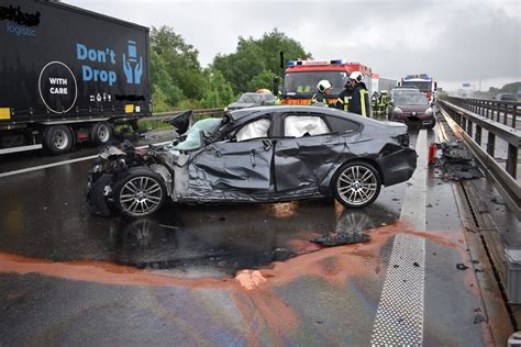 Aquaplaning Unfall Mit 8 Autos Auf Der A14 175 000 Euro Schaden Du