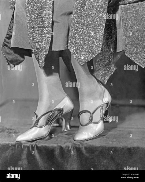 Women's fashion 1922 hi-res stock photography and images - Alamy