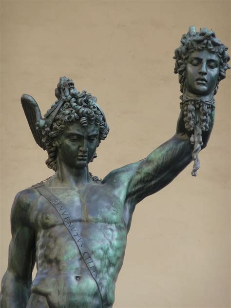 Perseus Holding Medusa S Head Statue