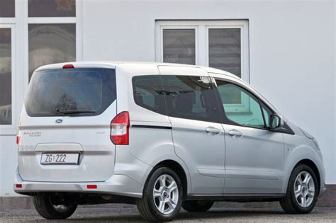 Ford Tourneo Courier Ecoboost God