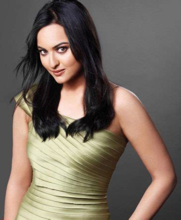 Half Nude Sonakshi Sinha Photos You Must See