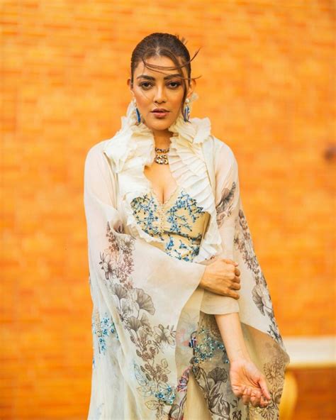 10 Hot Photos Of Kajal Aggarwal Showing Her TWO BIG Stuff