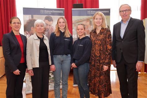 Fotos und PK Unterlage LH Stv in Mag a Haberlander Oberösterreich