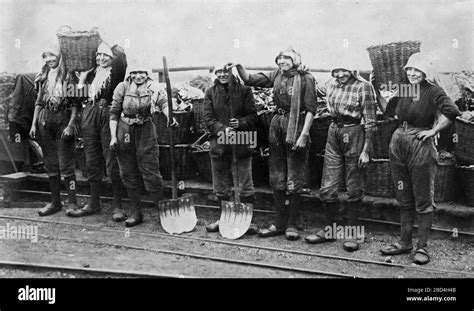 Belgian women coal mine workers (coal miners) ca. 1910-1915 Stock Photo - Alamy