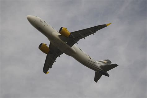 EC NAY Airbus A320 271N C N 8601 Departing 30 Cardiff Airp Flickr