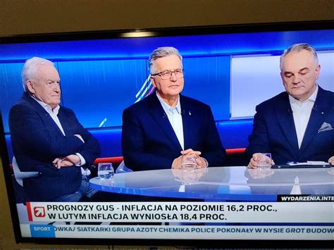 wiesław kibicki on Twitter Co tydzień w polsacie gugała i trzech