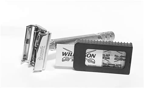 Бритвенный набор PREMIUM Classic помазок Wilkinson Sword Barbers