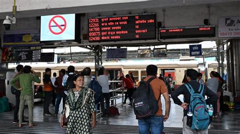 IN PHOTOS Mumbaikars Face Long Wait Due To Delay In Services After