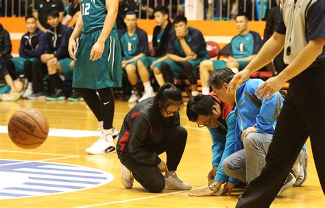 [新聞] 李愷諺反應球場安全疑慮 林書豪相挺 看板 Basketballtw 批踢踢實業坊