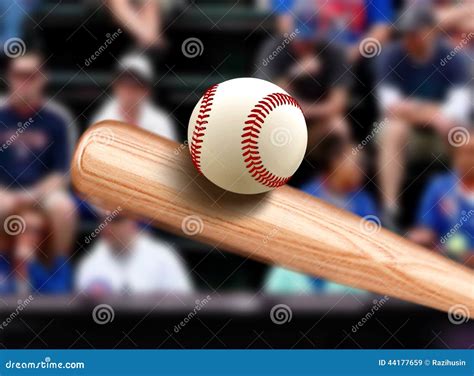 Mazza Da Baseball Che Colpisce Palla Immagine Stock Immagine Di