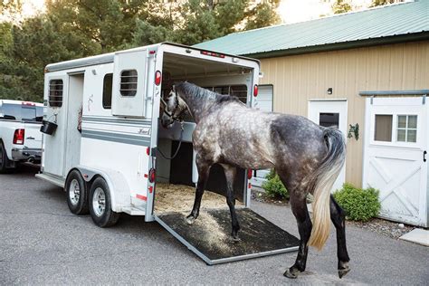 What Are The Best Suvs For Towing Horse Trailers These Are The Top 18