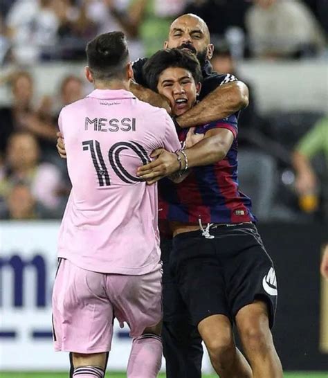 El Guardaespaldas De Lionel Messi Tackle A Un Fan