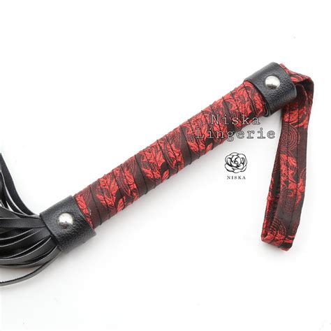 Roi tua rua Mã S26 Niska Lingerie