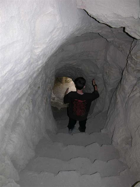 Tibet Guge 08 Tsaparang 08 Tunnels Up To