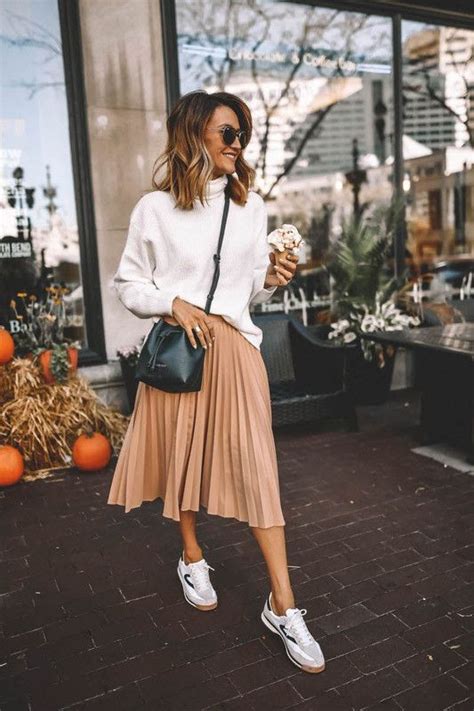 Formas De Llevar Falda Midi Con Tus Tenis Favoritos