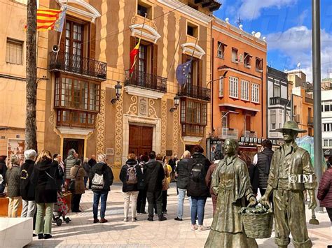 Minut de silenci a Benicarló per les víctimes del tràgic incendi al