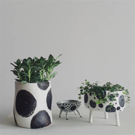 Polkadot Vase maryam riazi 도자기 디자인 도자기 디자인