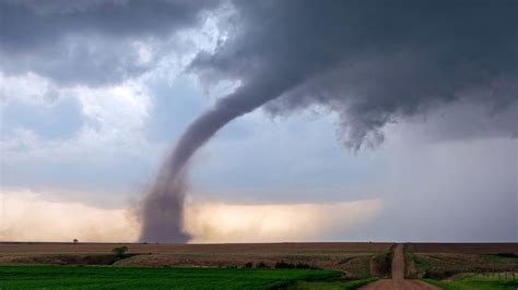 Tornado Gefahr Nach Der Hitze Drohen Heftige Unwetter