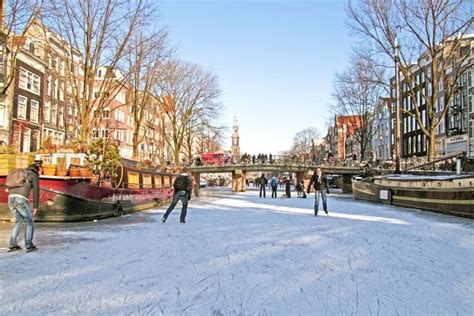 Amsterdam en hiver découvrez le charme unique de la Venise du Nord