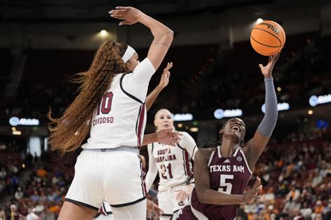 Kamilla Cardoso Leads No 1 South Carolina To 79 68 Victory Over Texas