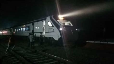 Vande Bharat Train Accident Gandhinagar Mumbai Route Express Rams Into