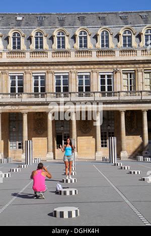 Paris France St Arrondissement Palacio Real De Par S Royal Palace Rue