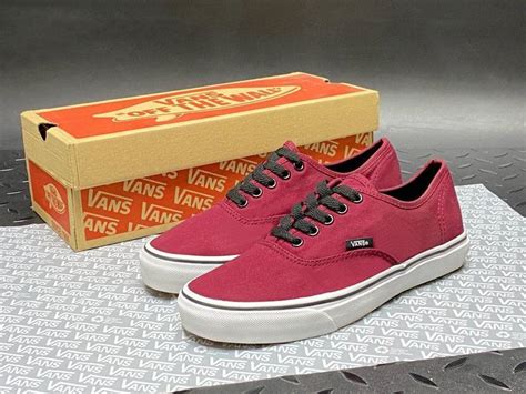 Vans кеди бордові - 1415 грн, купить на ИЗИ (79687348)