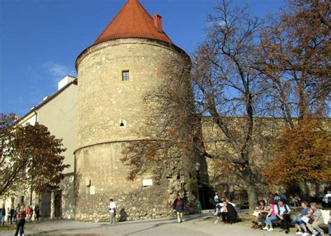 Medieval Castle Puzzle Factory