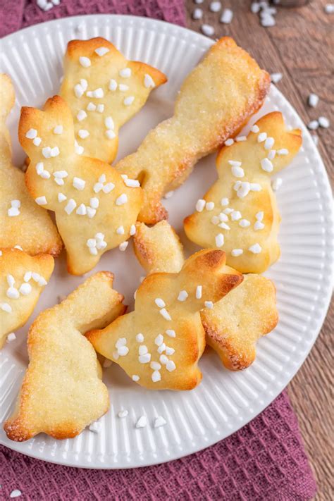 Quarkhasen süße Osterhasen backen aus Quark Öl Teig